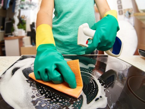 Specialist builders dust removal in Chiswick for windows and floors